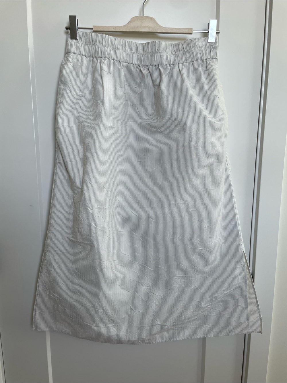 COS  Crinkled Pinstripe midi skirt in black and white size 6 - Picture 4 of 10